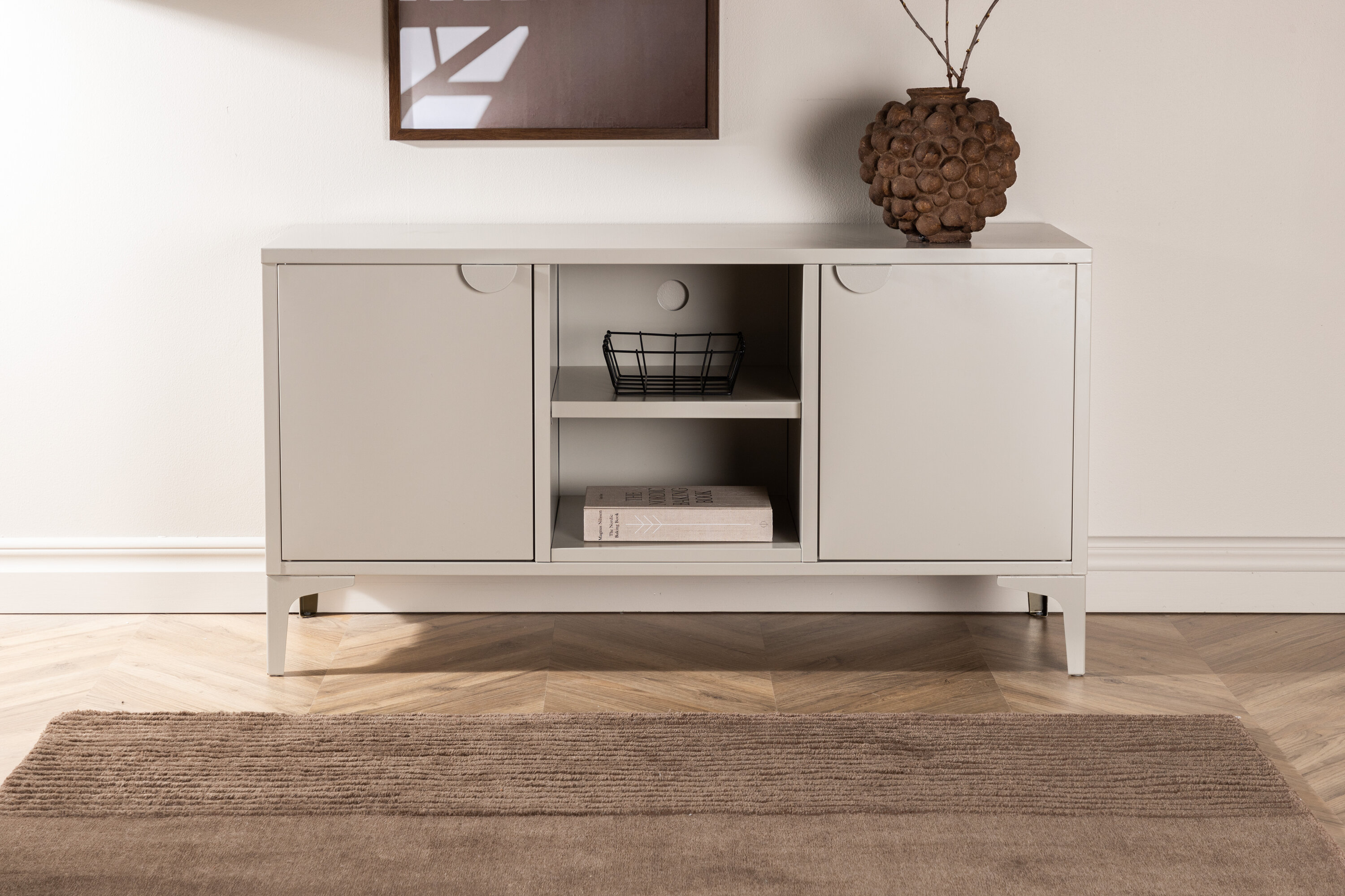 Piring TV Stand